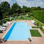 Agriturismo Parco Campofelice Bed & Breakfast 3*