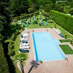 Agriturismo Parco Campofelice Bed & Breakfast 3*