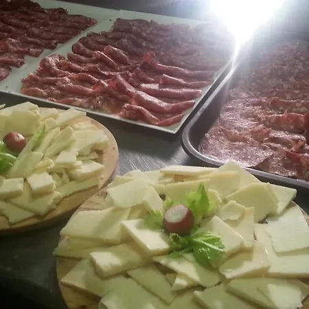Agriturismo Parco Campofelice Bed and Breakfast *